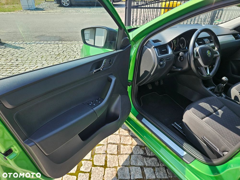 Skoda RAPID 1.2 TSI Edition - 23