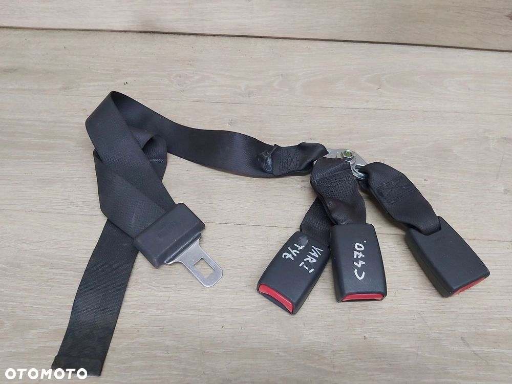 Toyota Yaris I 99 - 02r zapinka pasa tył trzeci pas centralny - 3