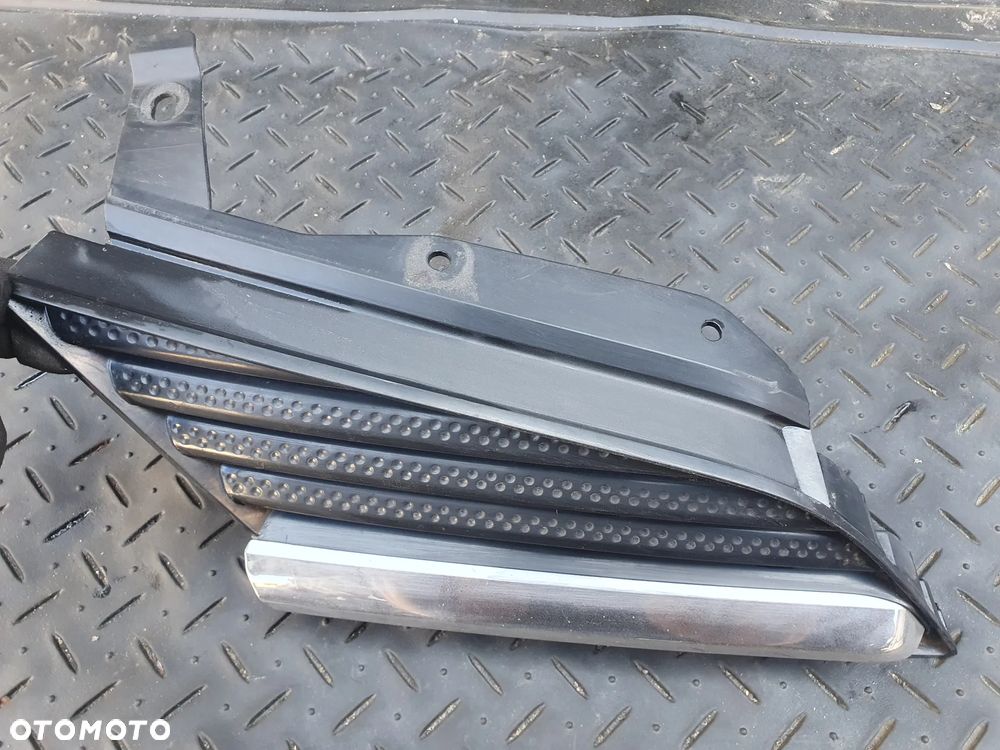 ATRAPA GRILL PRAWY NISSAN PRIMERA P12 62320-AU300 - 2