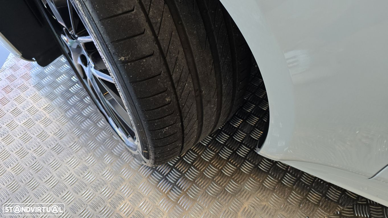 Porsche Panamera 4 E-Hybrid - 27