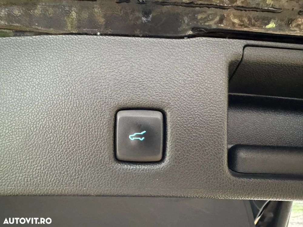 Ford Kuga 2.5 Duratec FHEV AWD Titanium - 23