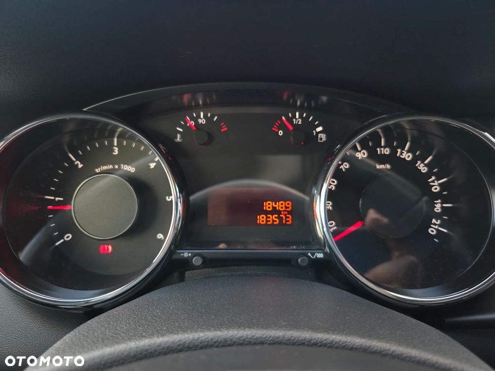 Peugeot 3008 HDi 115 Active - 30