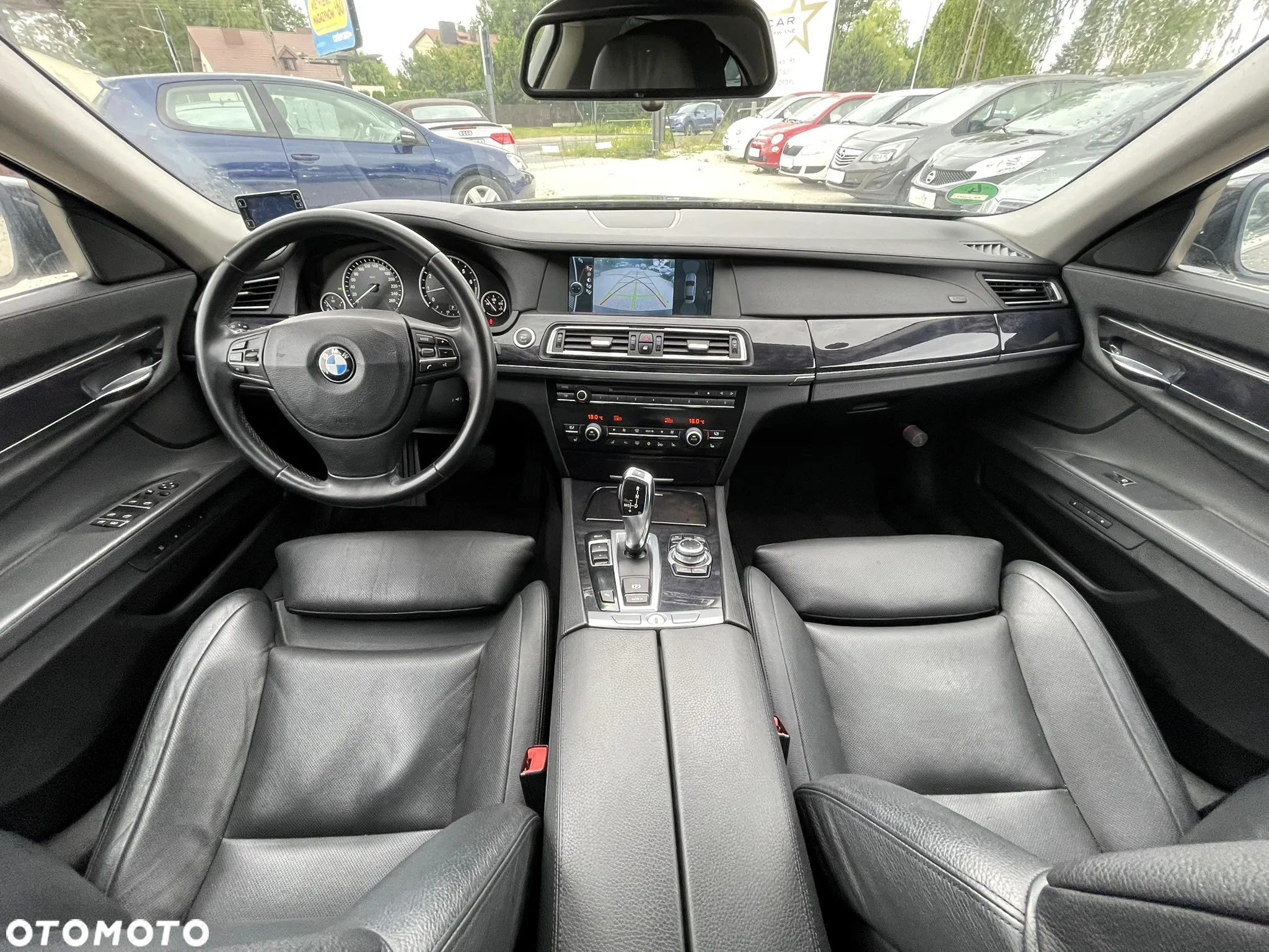 BMW Seria 7 750i - 14