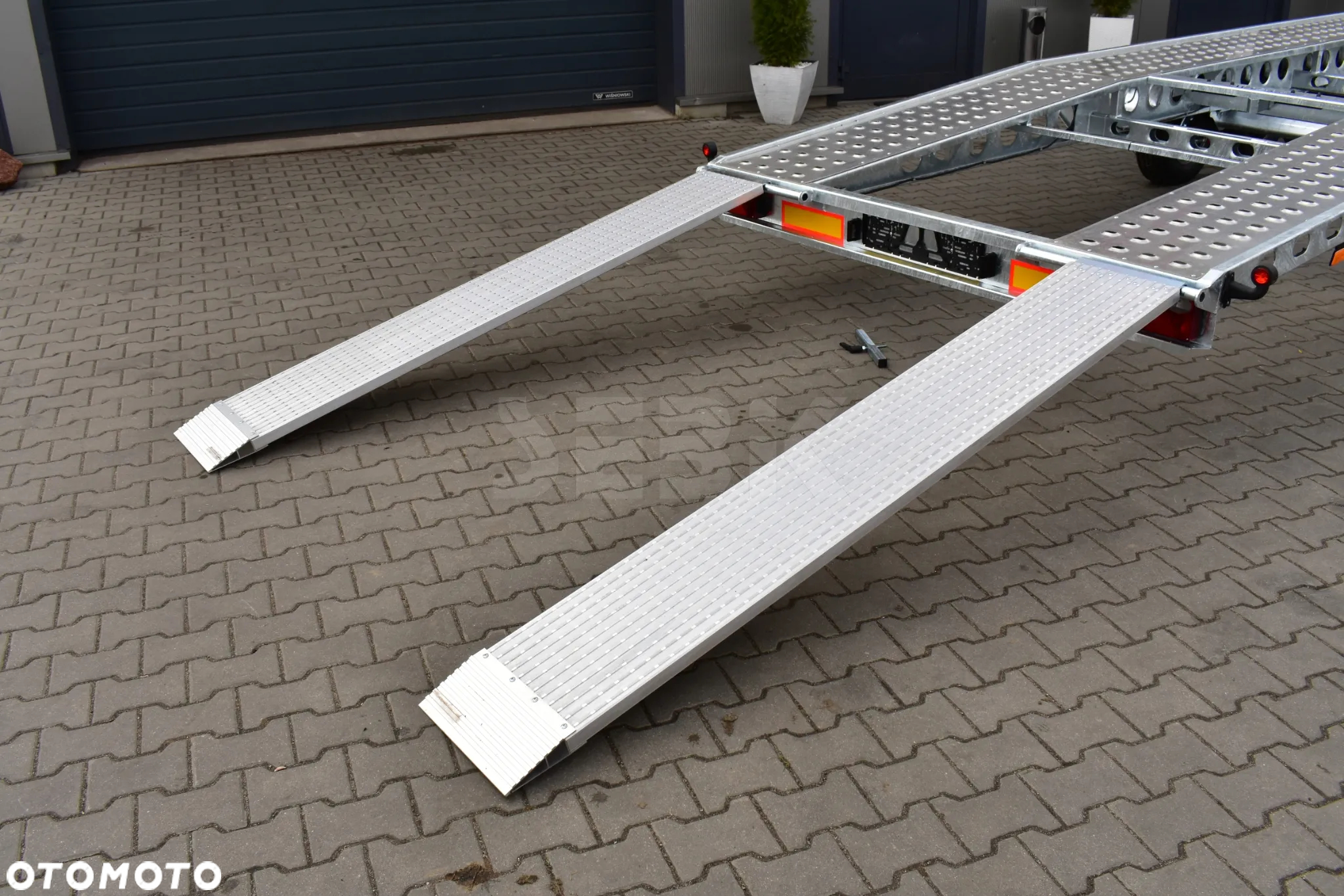 Wiola SUPER LEKKA LAWETA NA DWA AUTA DMC. 3500 KG. - 12