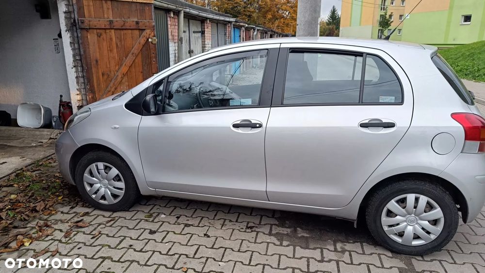 Toyota Yaris - 2