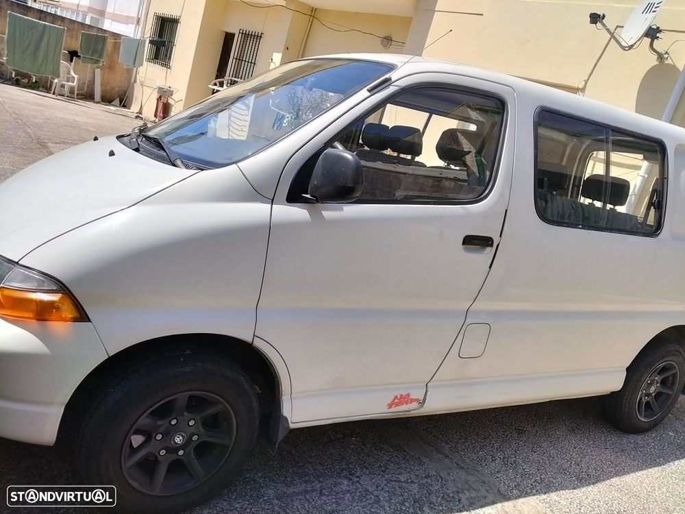 Toyota HiAce 2.4 D LXH12LB - 3