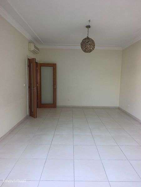 Apartamento T3 para arrendar na Sobreda - Grande imagem: 4/12