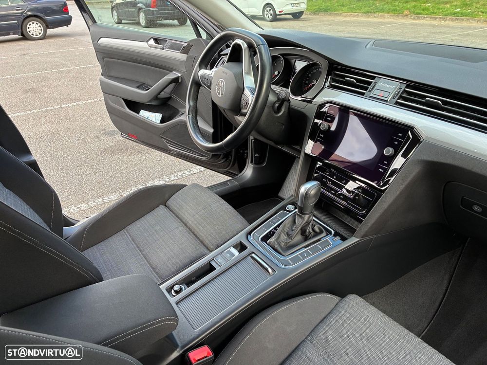 VW Passat Variant 2.0 TDI Business DSG - 9