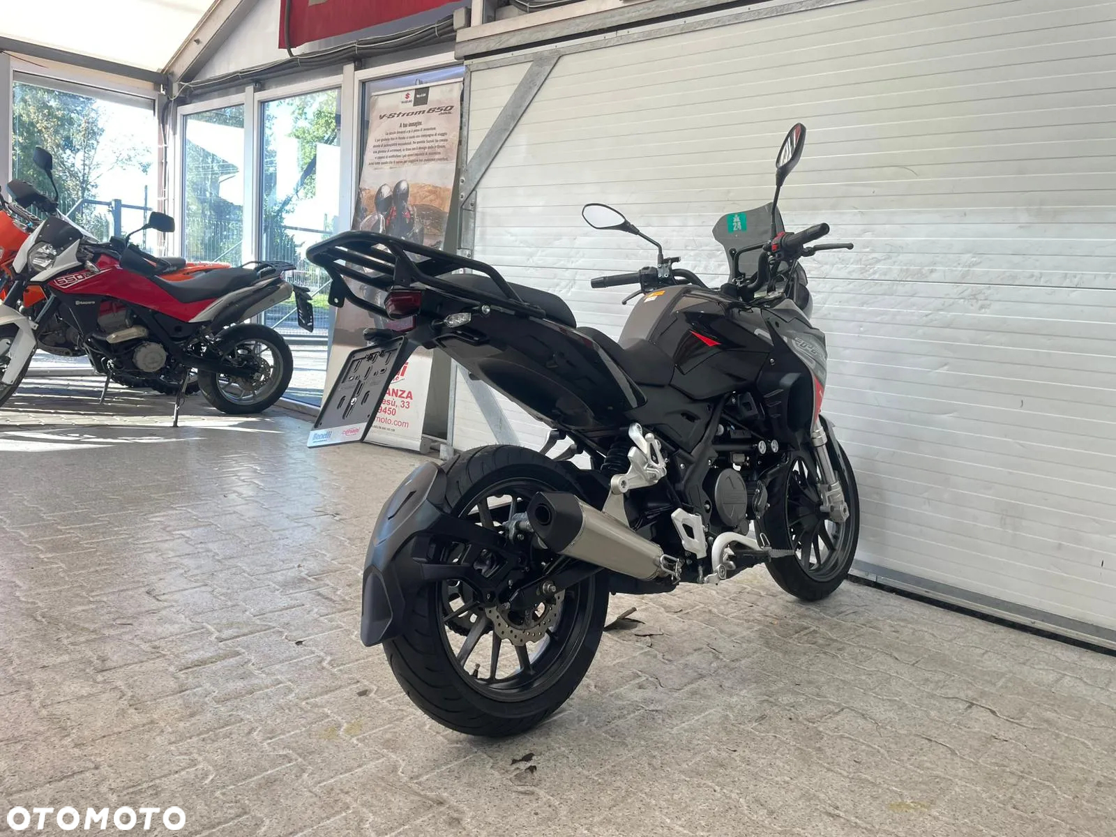 Benelli TRK 251 - 9