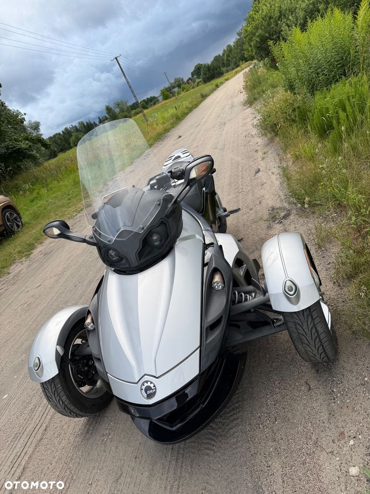 Can-Am Spyder - 22