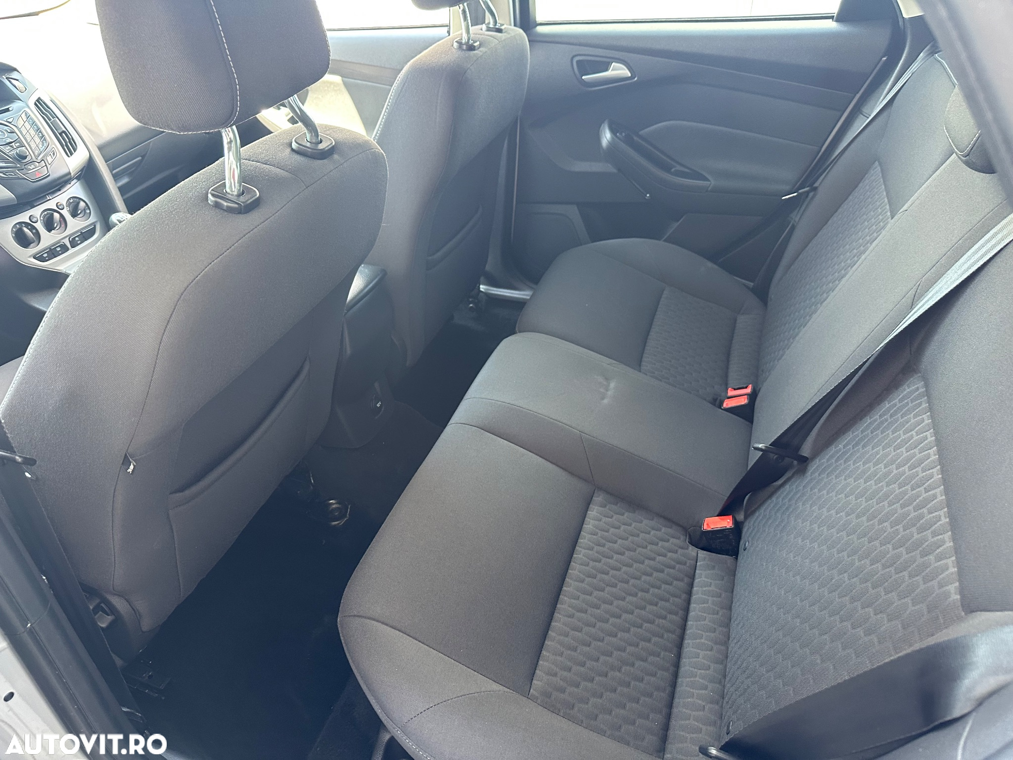 Ford Focus 1.0 EcoBoost Connected - 9