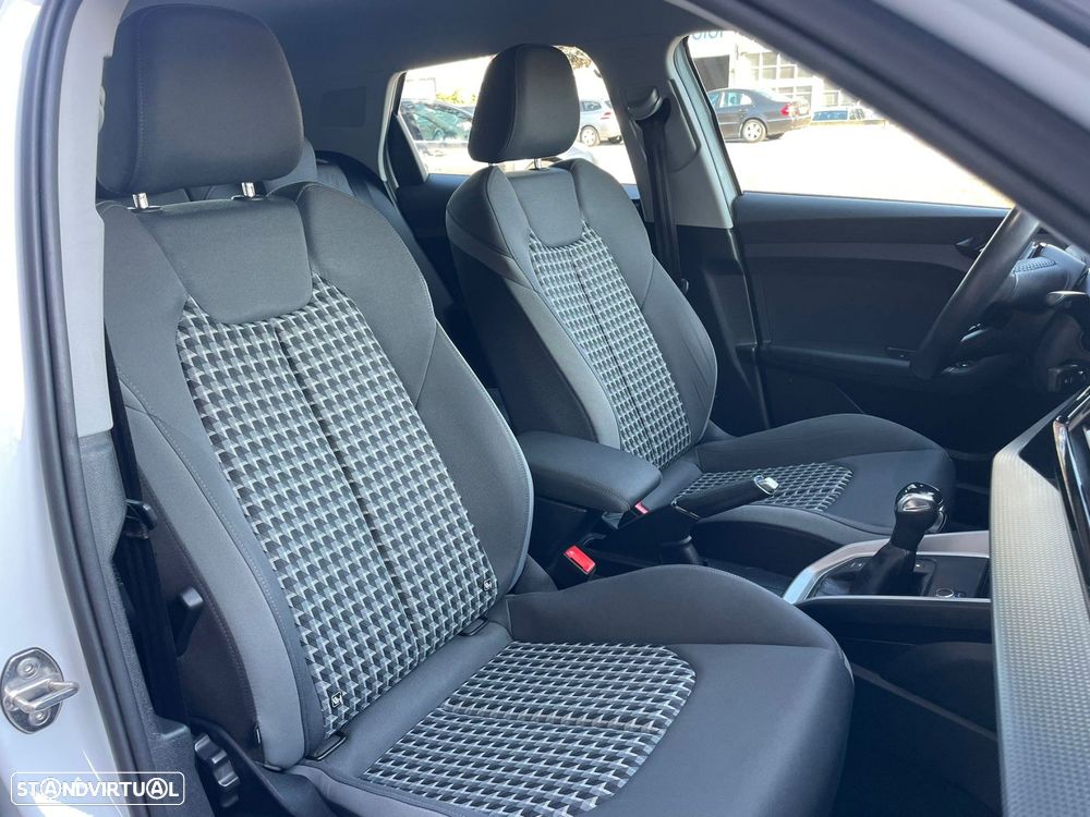 Audi A1 Citycarver 30 TFSI S tronic - 13