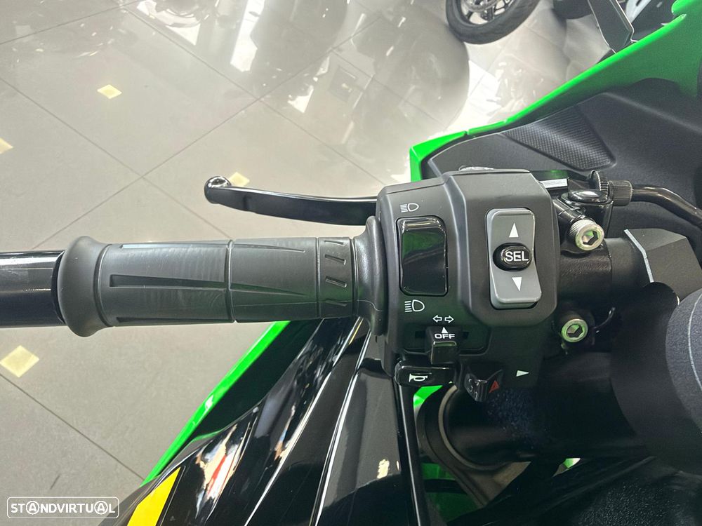Kawasaki ZX 6R 636 - 6