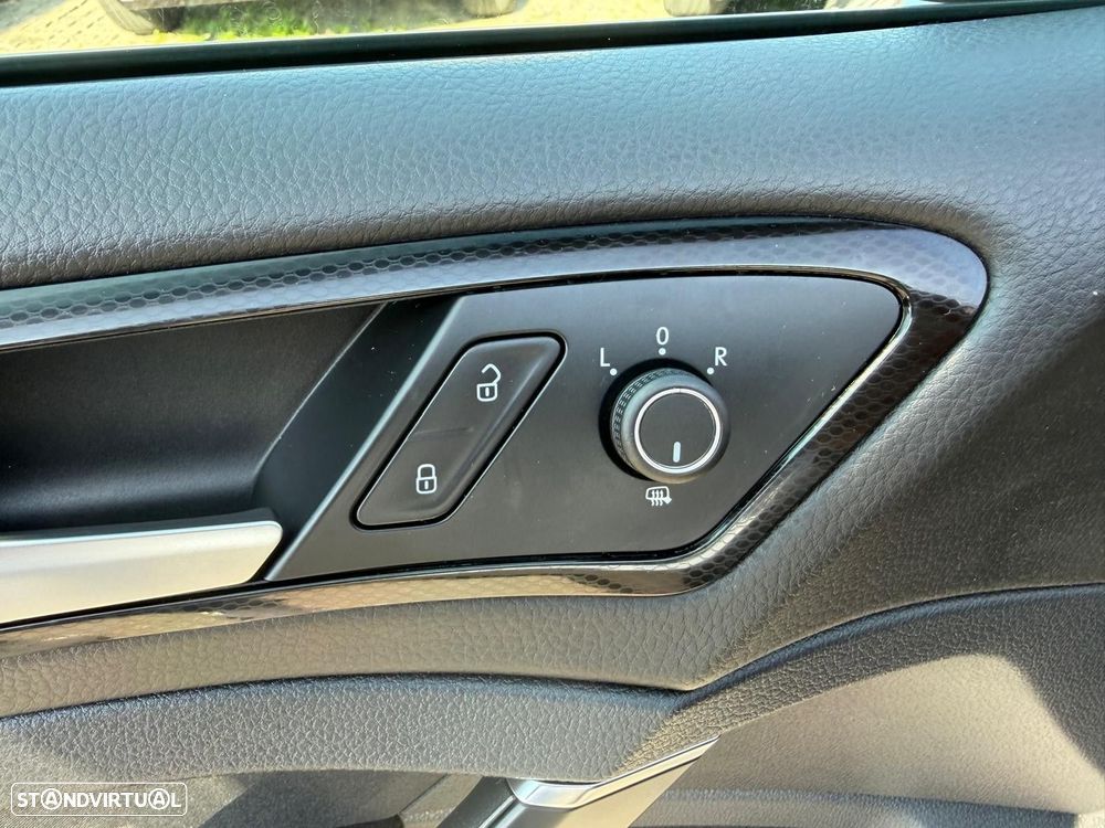 VW Golf 1.6 TDi Highline DSG - 18