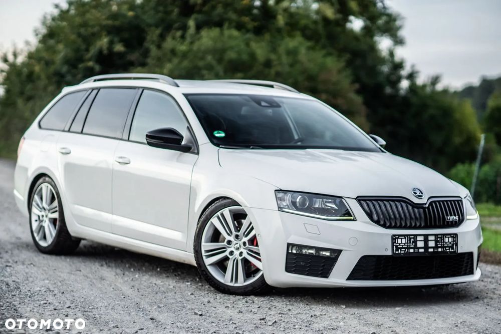 Skoda Octavia Combi 2.0 TDI (Green tec) RS - 2