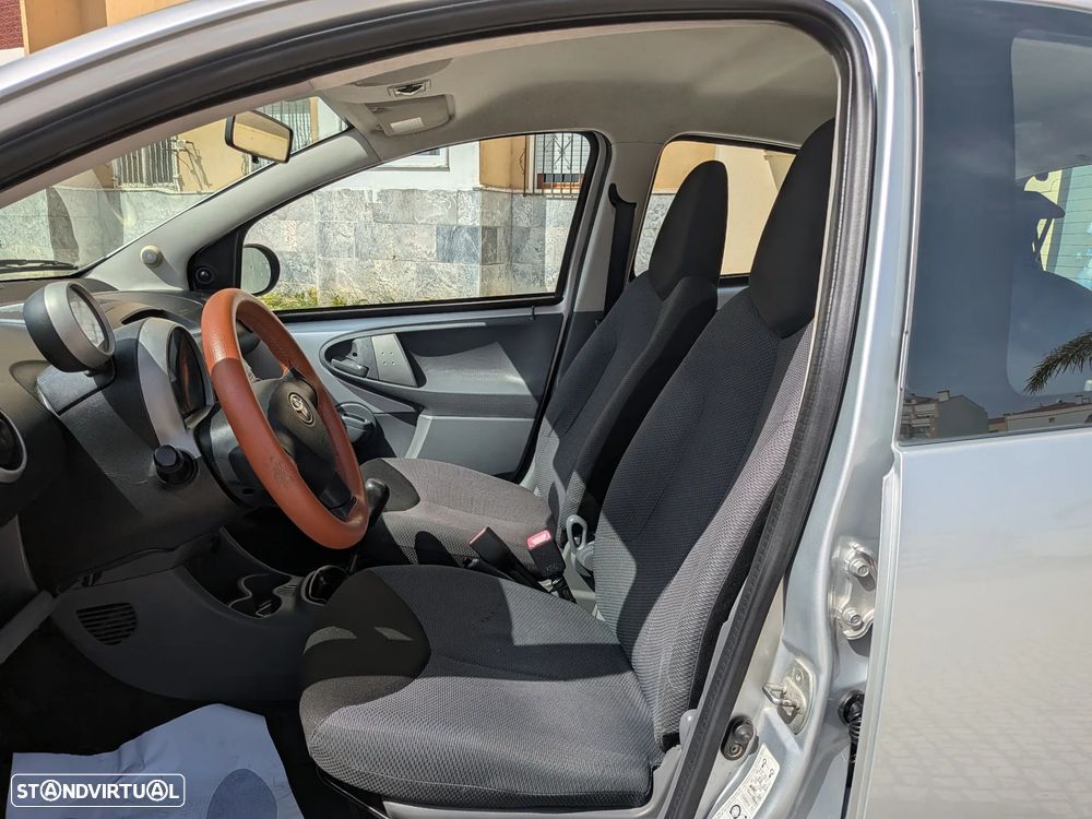 Toyota Aygo 1.0 + AC - 4