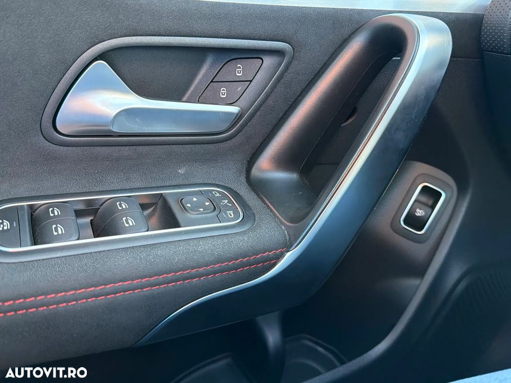 Mercedes-Benz CLA 180 7G-DCT - 19
