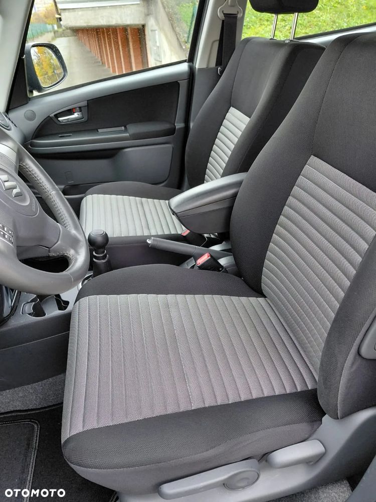 Suzuki SX4 1.6 Comfort - 26
