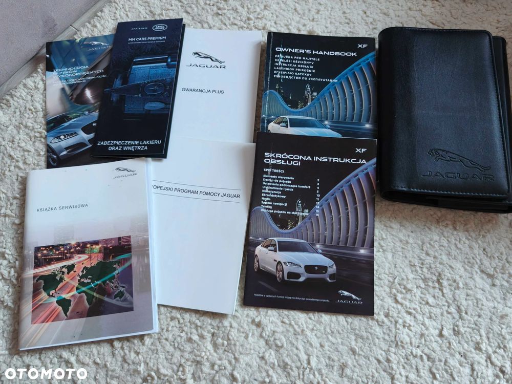 Jaguar XF 2.0 i4D R-Sport - 40