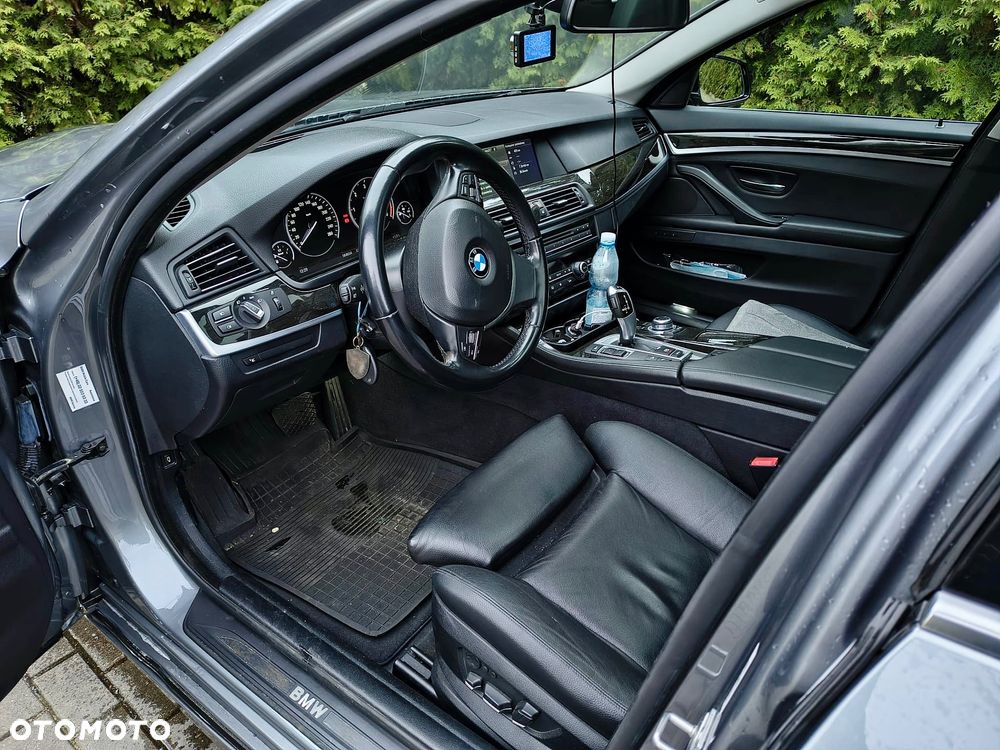 BMW Seria 5 525d xDrive - 3