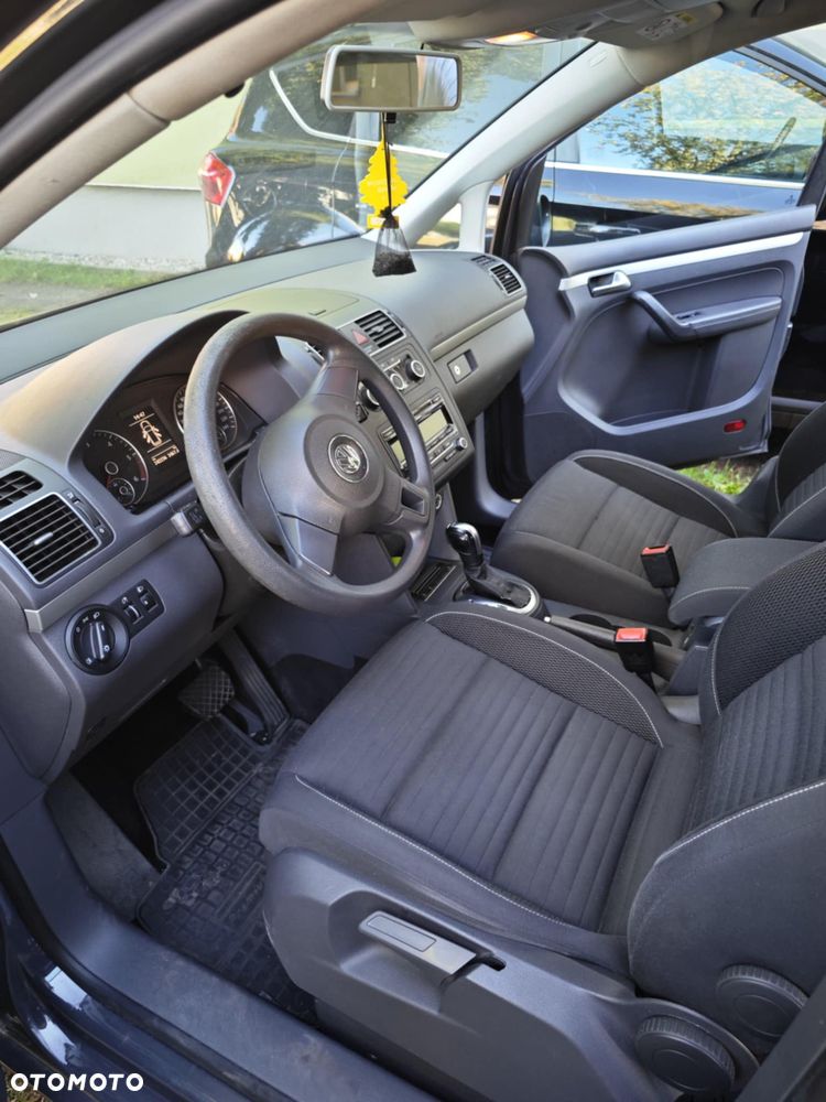 Volkswagen Touran - 14