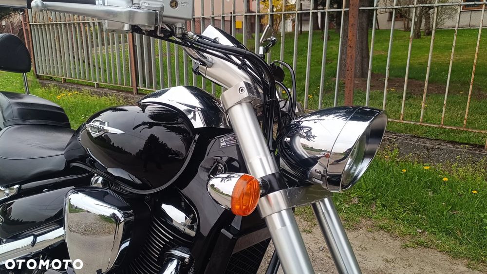 Suzuki Intruder - 13