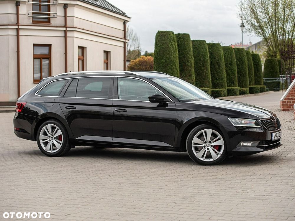 Skoda Superb 2.0 TDI DSG Premium Edition - 18