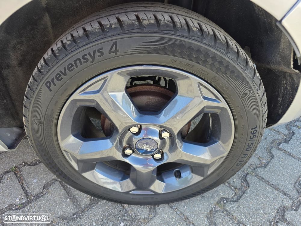 Ford Fiesta 1.25 Techno - 38