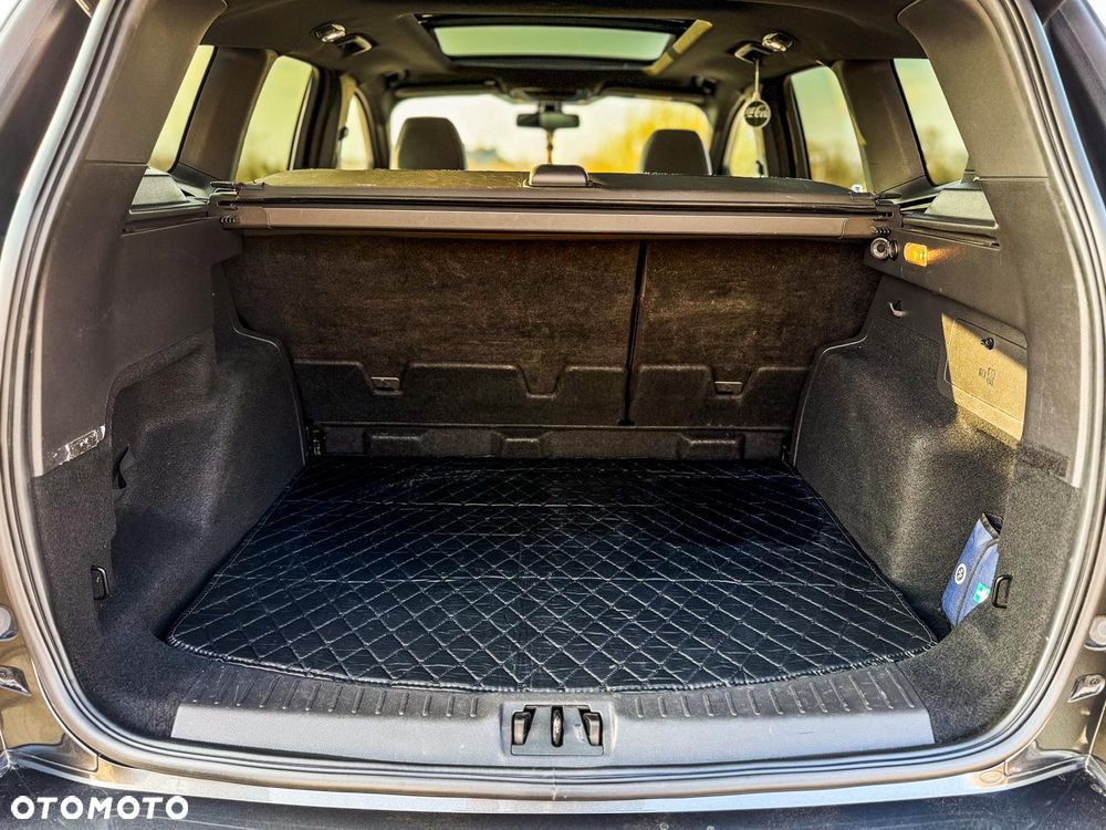 Ford Kuga 2.0 TDCi 4x4 ST-Line - 11