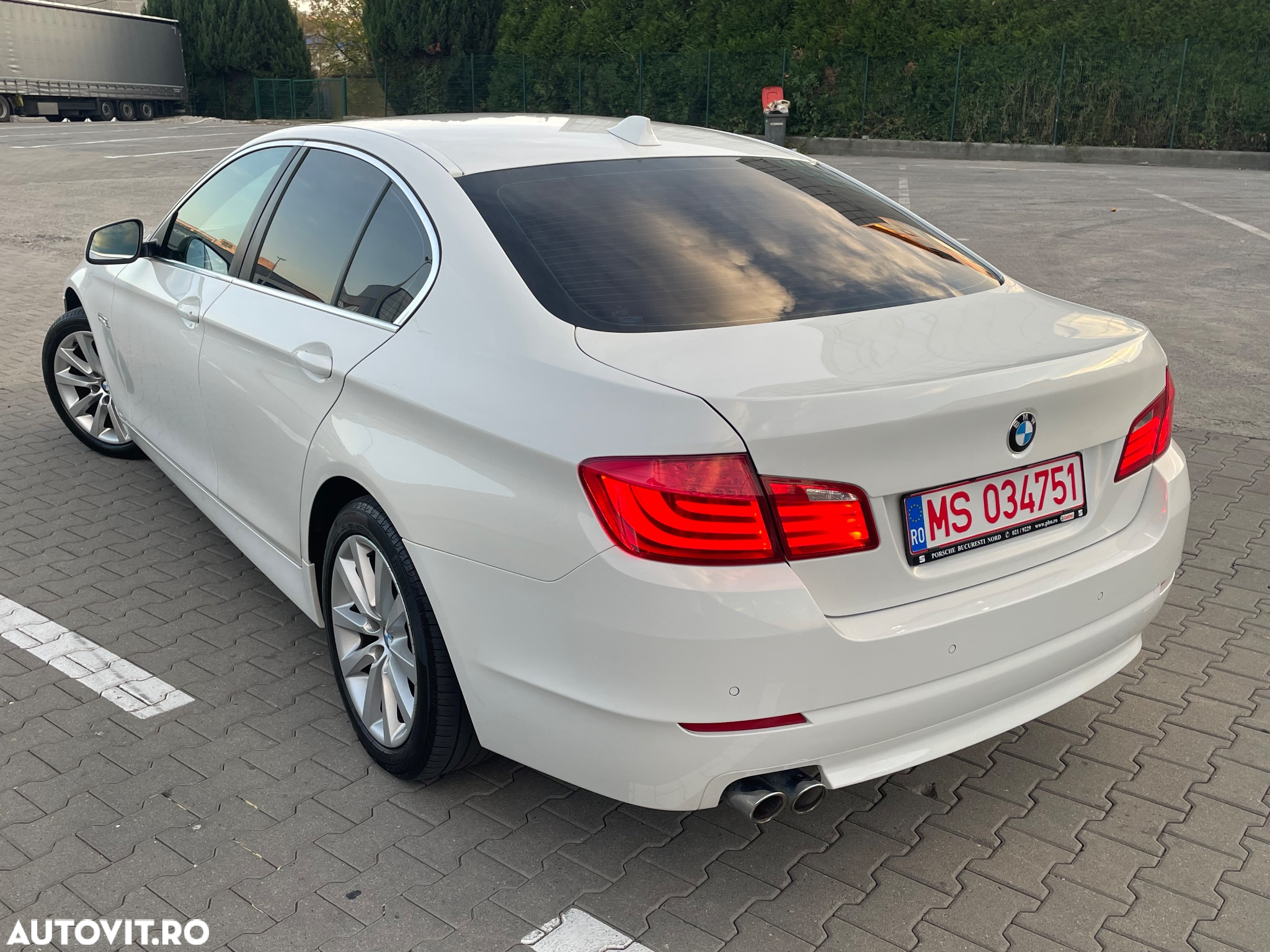 BMW Seria 5 520d - 31