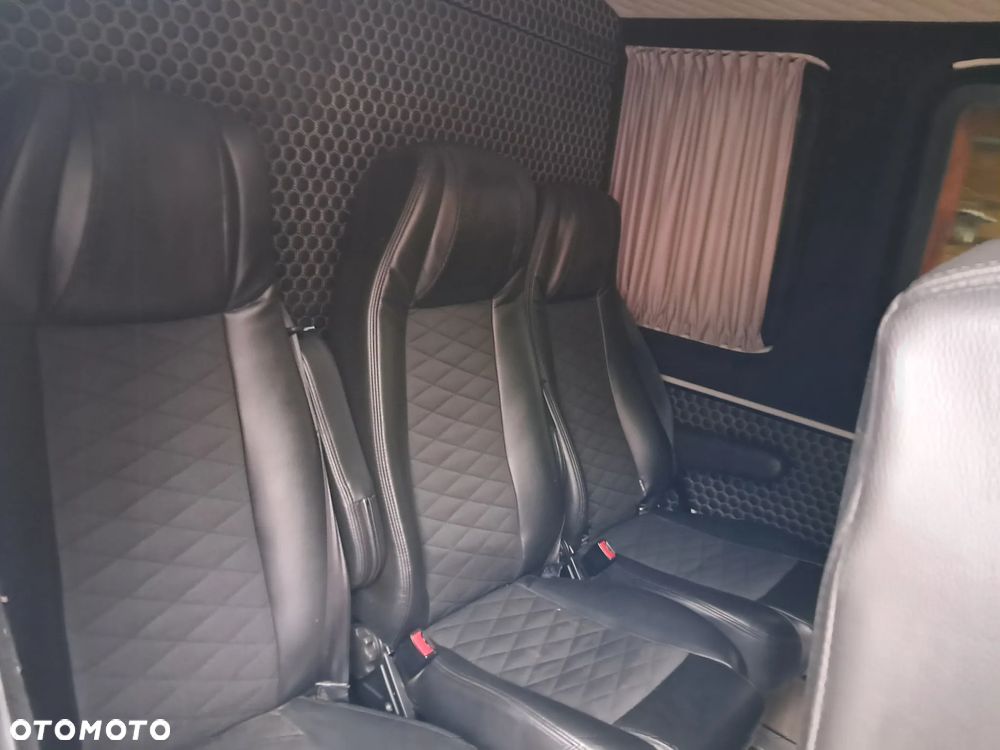 Mercedes-Benz Sprinter 907.221 - 22