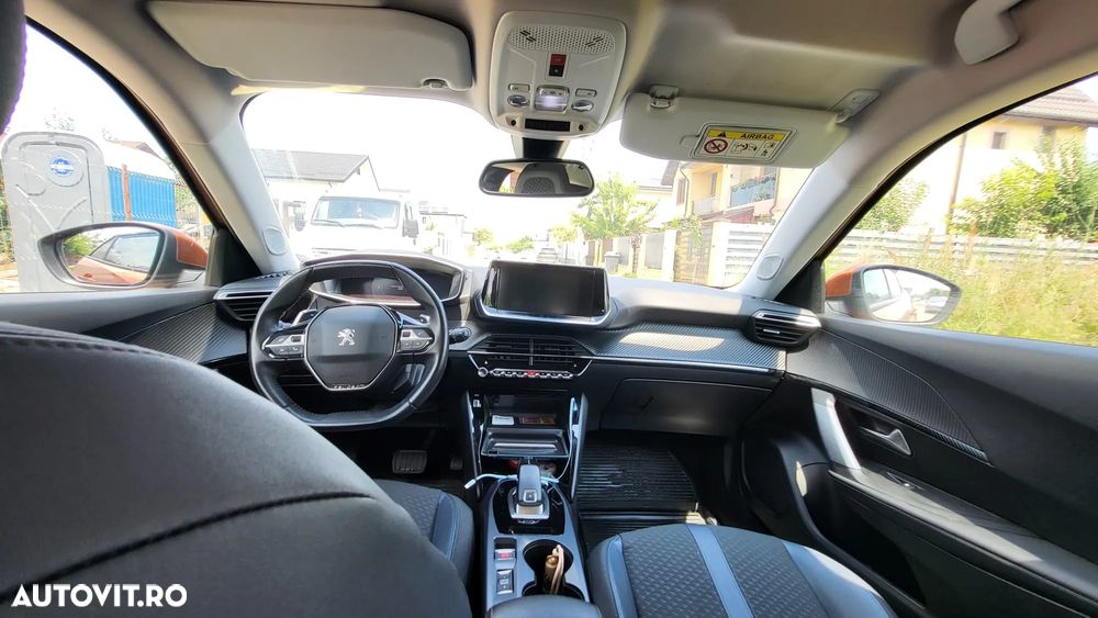 Peugeot 2008 1.2 L PureTech STT EAT8 Allure - 10