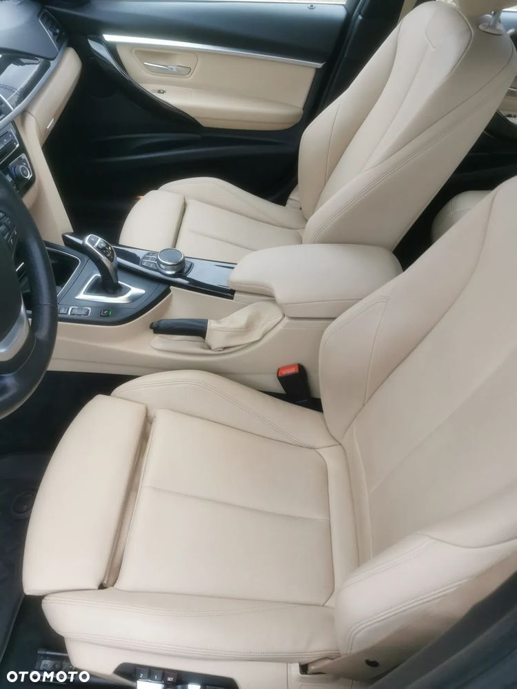BMW Seria 3 330i xDrive Luxury Line - 19