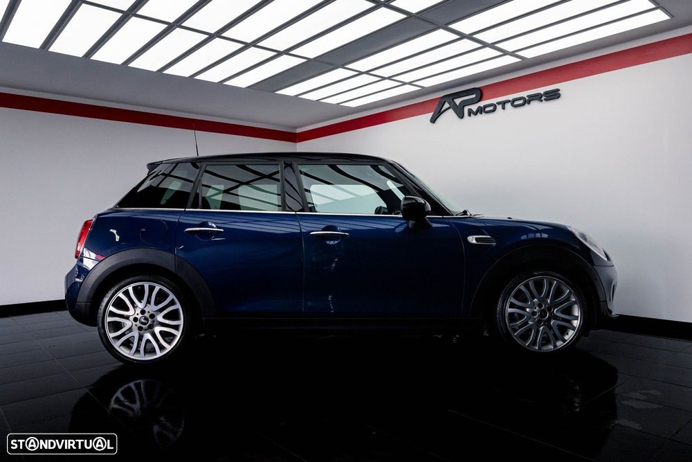 MINI 5 Portas Cooper D Auto - 12