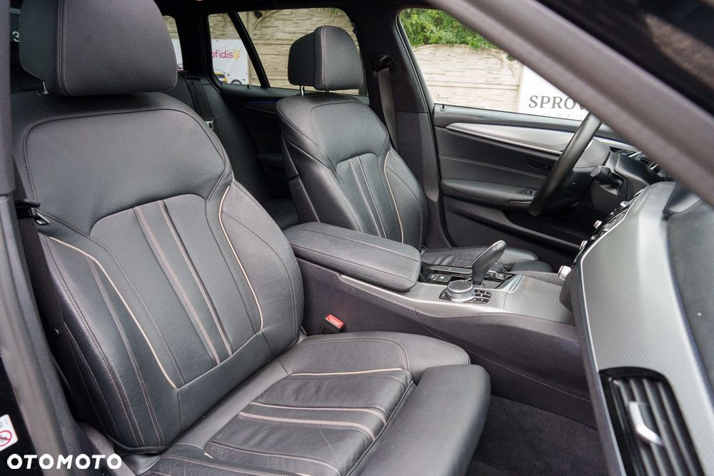 BMW Seria 5 520i M Sport Edition - 24
