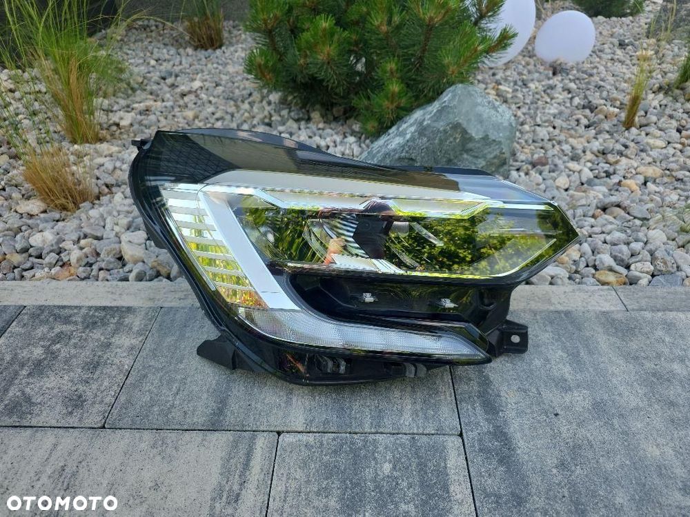 RENAULT CAPTUR 2 II Lampa prawa Kompletna Full Led 260104095R Krótki Led - 1