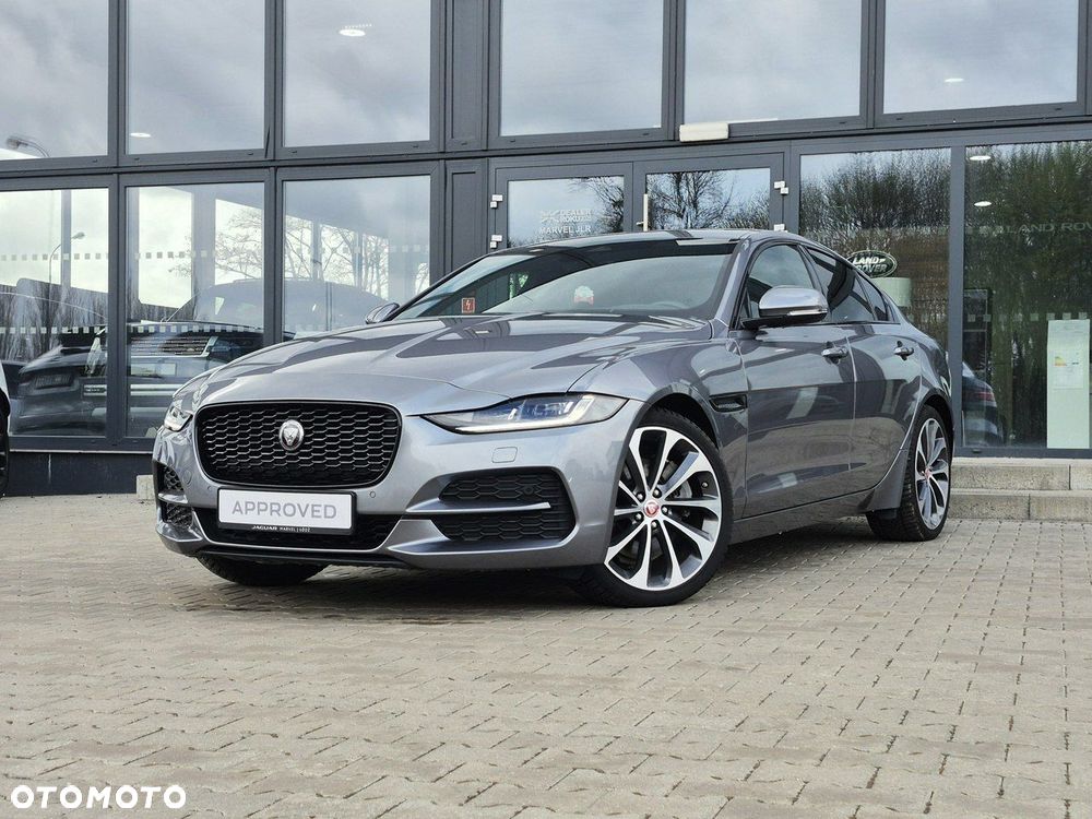 Jaguar XE 2.0 D200 mHEV AWD SE - 3