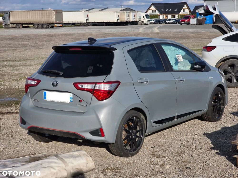 Toyota Yaris Hybrid 1.5 VVT-i GR Sport - 3