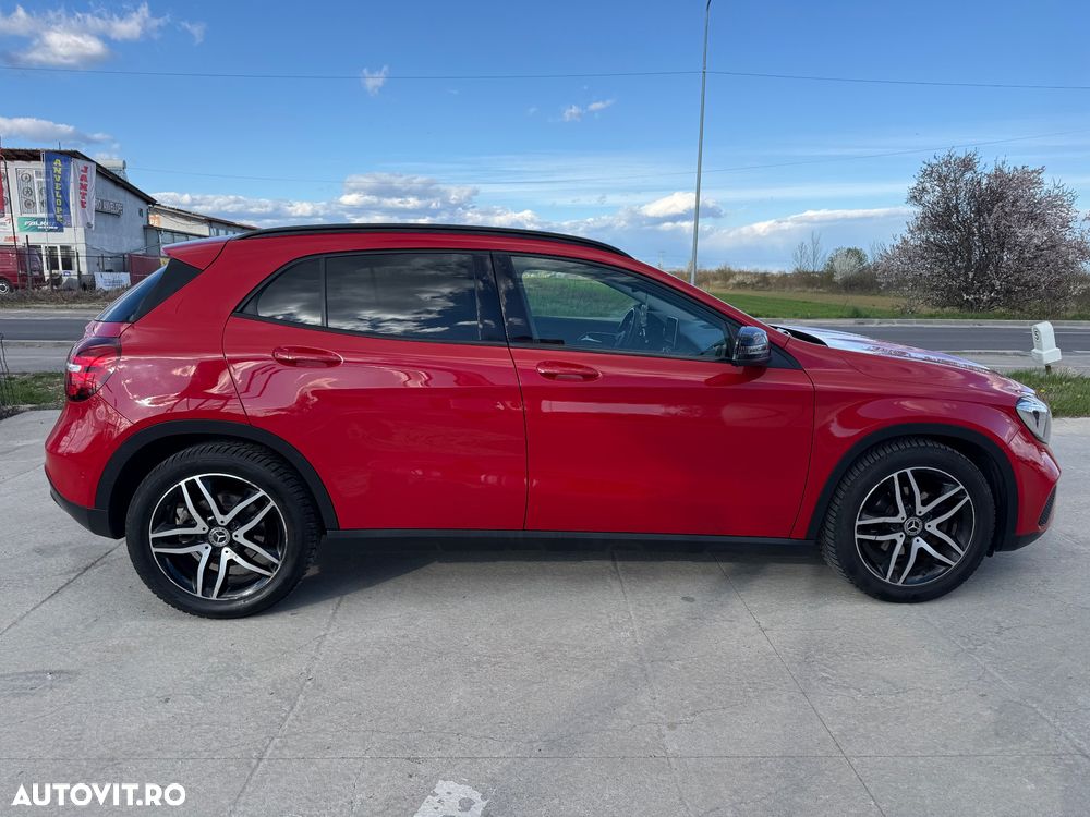 Mercedes-Benz GLA 200 d 4MATIC Aut. - 9