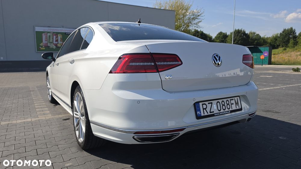 Volkswagen Passat - 4