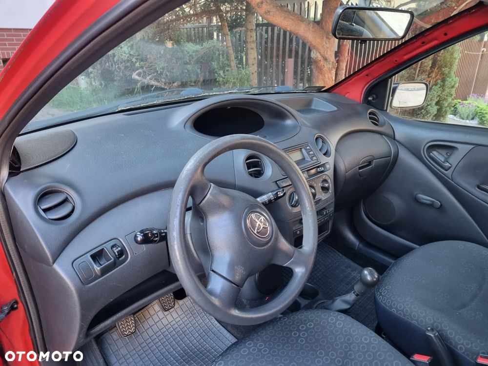 Toyota Yaris 1.0 Base - 6