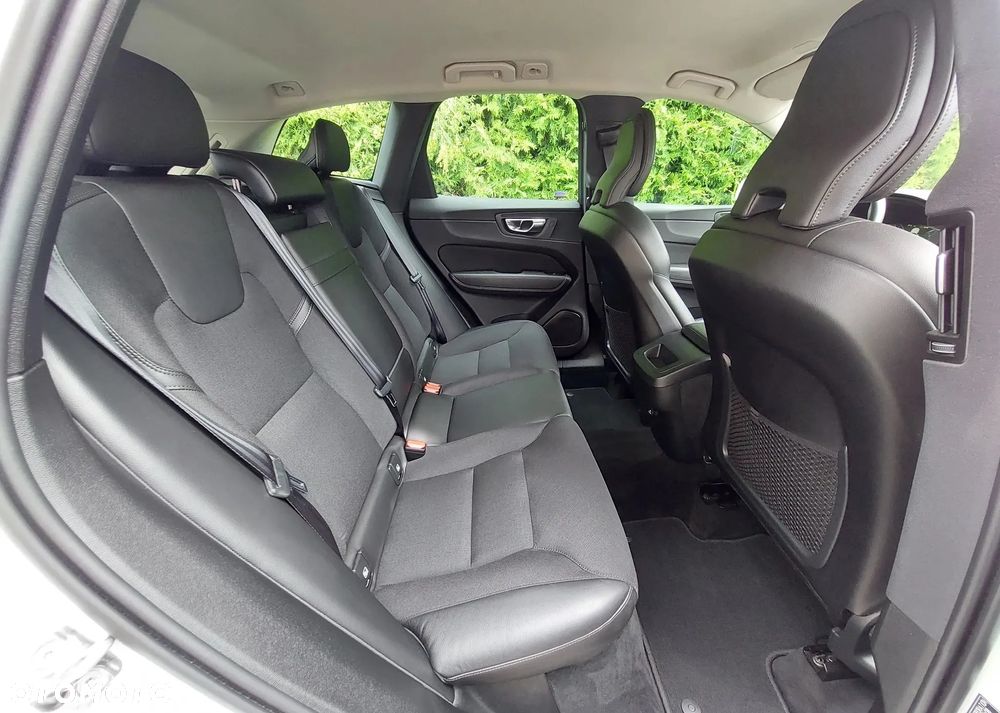 Volvo XC 60 D4 SCR R-Design - 8