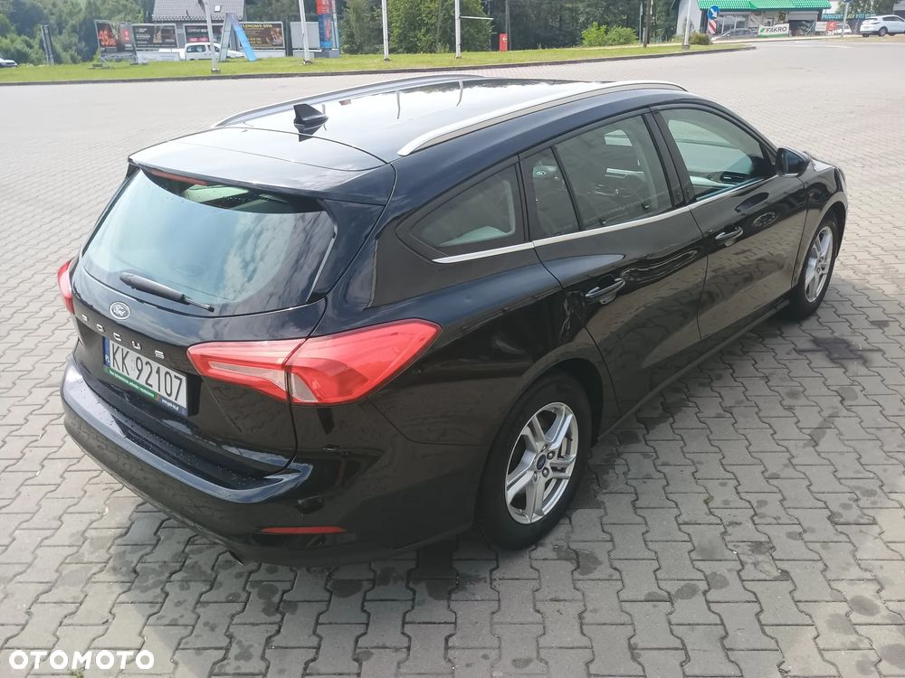 Ford Focus 1.0 EcoBoost Titanium - 11