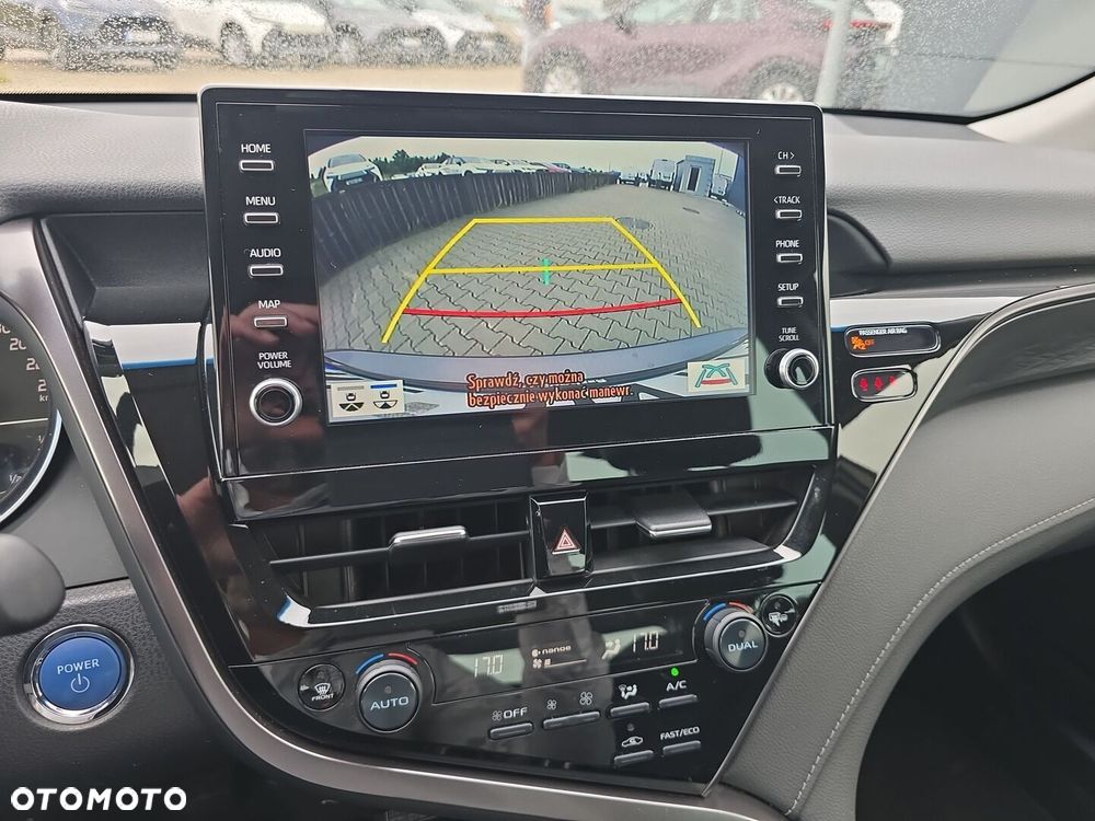 Toyota Camry 2.5 Hybrid Executive CVT - 21