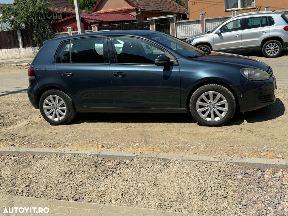 Volkswagen Golf - 2