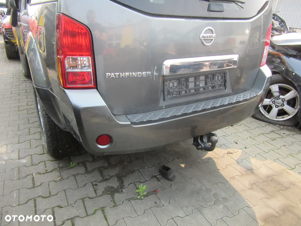 R51 Nissan Pathfinder zderzak tył