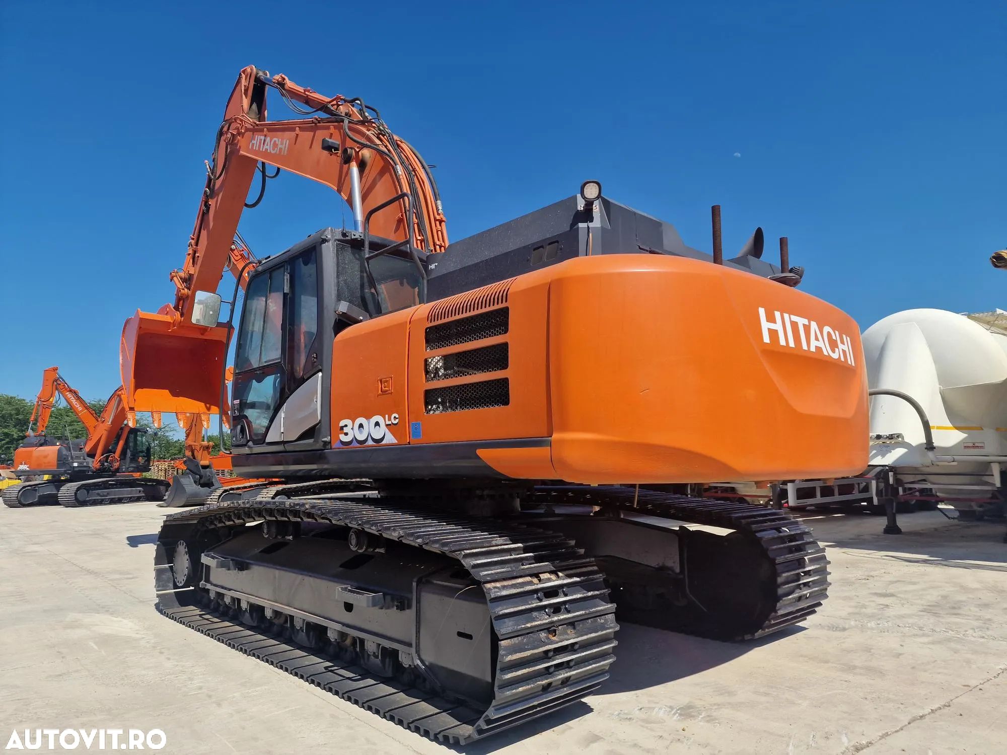 Hitachi ZX300, 32t, Cupa NOUA 1,8mc, 2018, 8.786h, Gresare automata, Inst picon, 3 pompe hidr HITACHI, Camera spate, Camere laterale, consum mediu 15l/h, Stare foarte buna, posibilitate leasing 3 ani-PROMOTIE 87.900 EUR+tva - 1