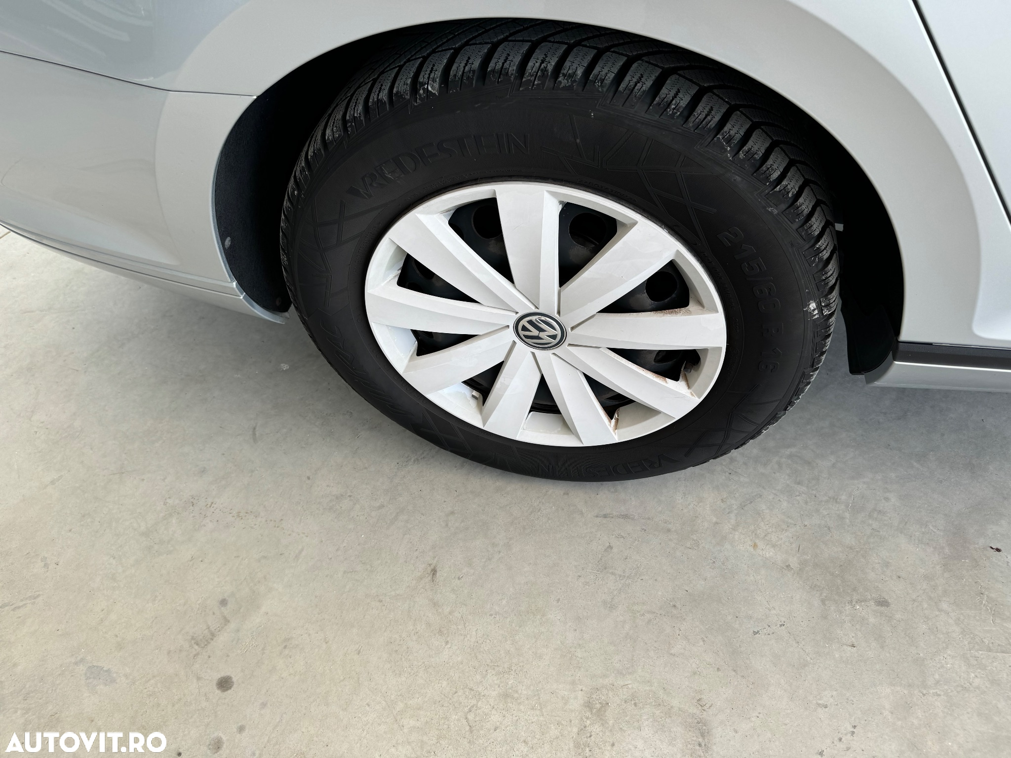 Volkswagen Passat - 25