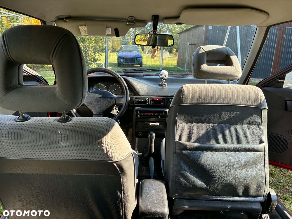 Mazda 323 - 15