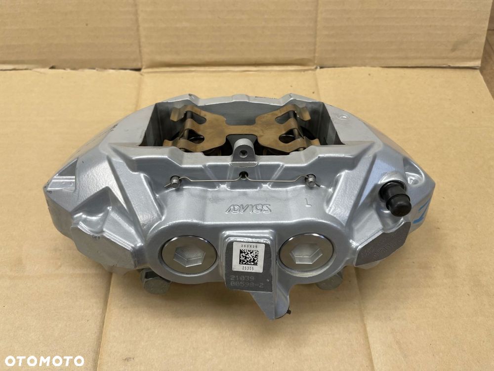 1 MERCEDES C-KLASA W 205 AMG ZACISK HAMULCOWY LEWY PRZÓD - 11